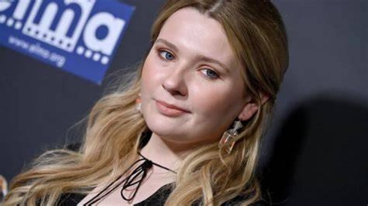 Abigail Breslin Net Worth: Details About Movie, Career, Age, Home, Income - SarkariResult