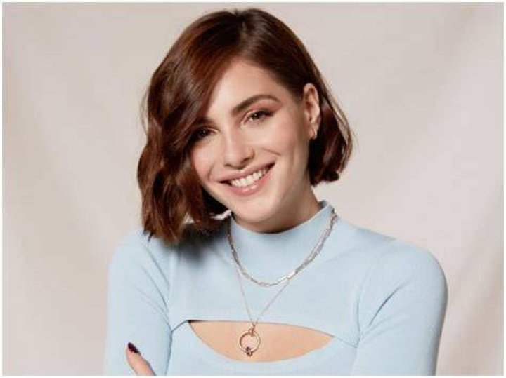 Andrea Duro Net Worth