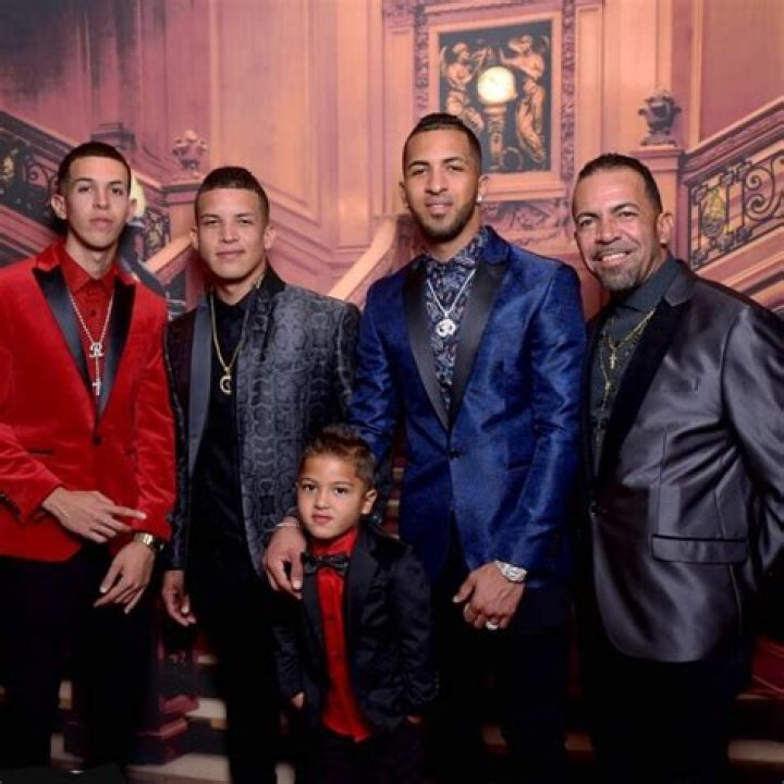 Are Eddie and Amed Rosario’s brothers: Who is eddie rosario brother?