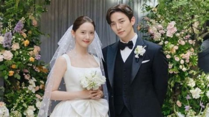 Are Yoona and Junho Dating? Everything About Their Dating History