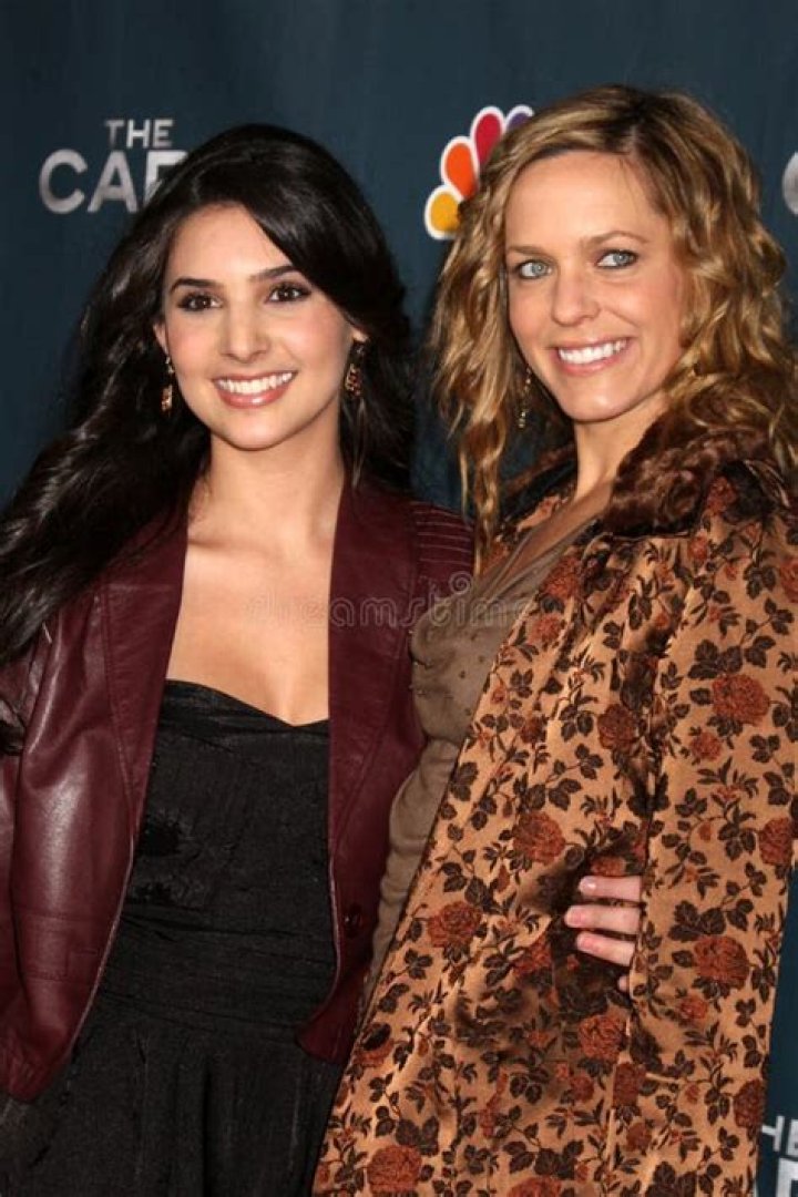 Arianne Zucker, Camila Banus