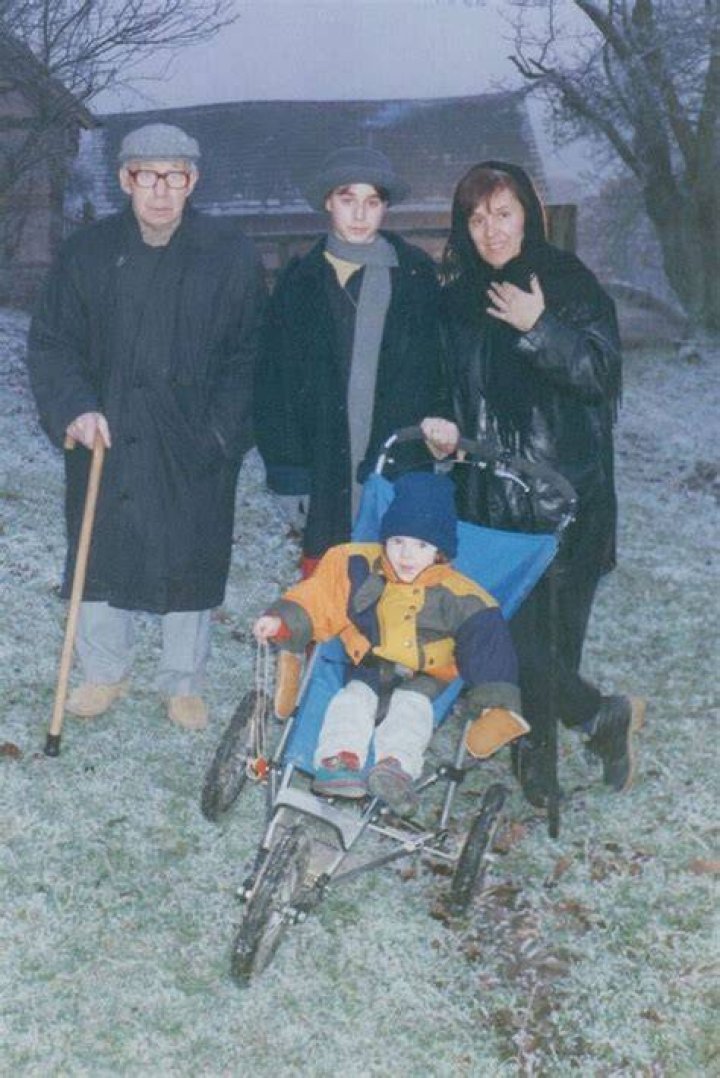 Arlene Phillips' father was named Abraham Phillips. - SarkariResult