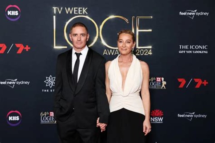 Asher Keddie got seperated from Jay Bowen on the year 2012