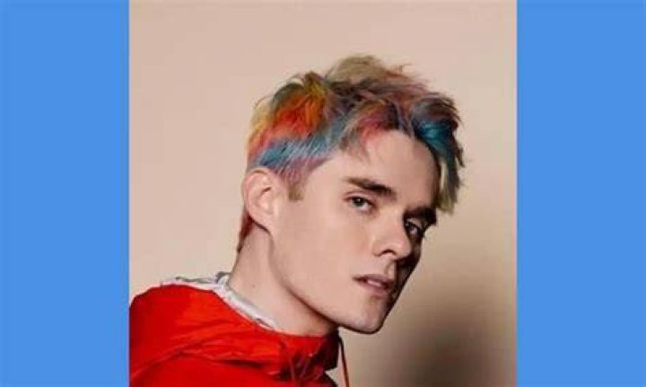 Awsten Knight Death Cause And Obituary : American Singer Awsten Knight Dies At 36 - SarkariResult