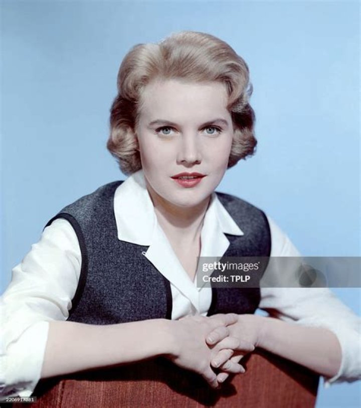 Carroll Baker: An Iconic American Actress with a Net Worth of $5 Million