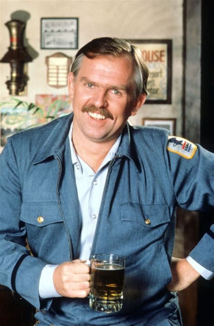 Cliff Clavin / Himself