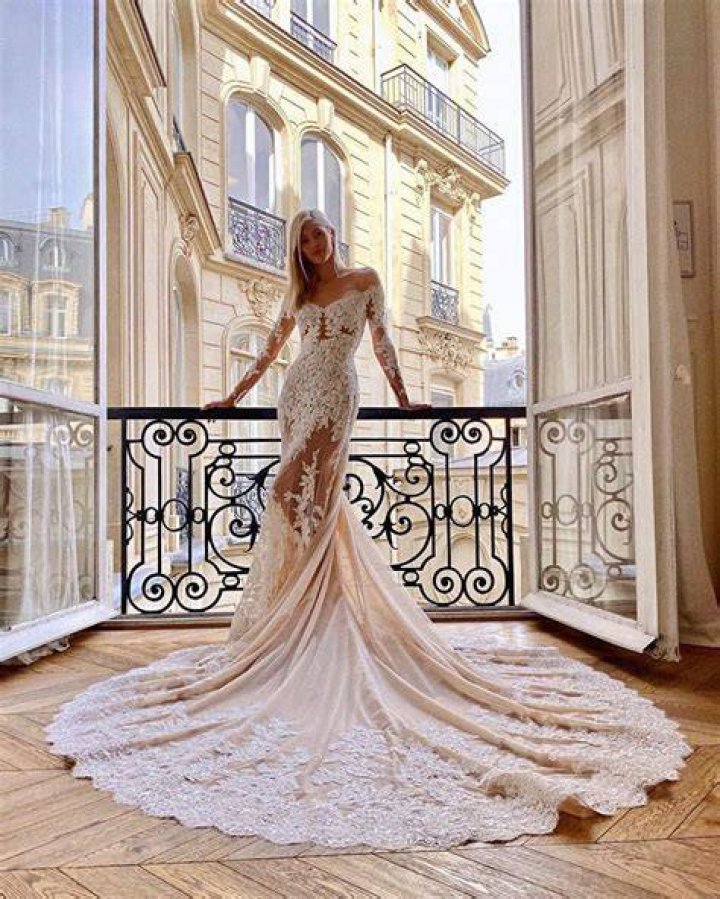 Devon Windsor Net Worth: Details About Sale, Wedding, Husband, Dress - SarkariResult
