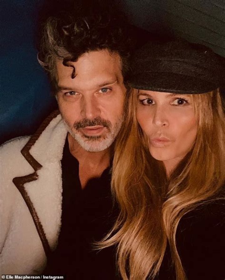 Doyle Bramhall II's Bitter Luck in Dating and Married Life