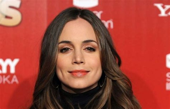 Eliza Dushku Height, Weight, Measurements, Bra Size, Shoe Size