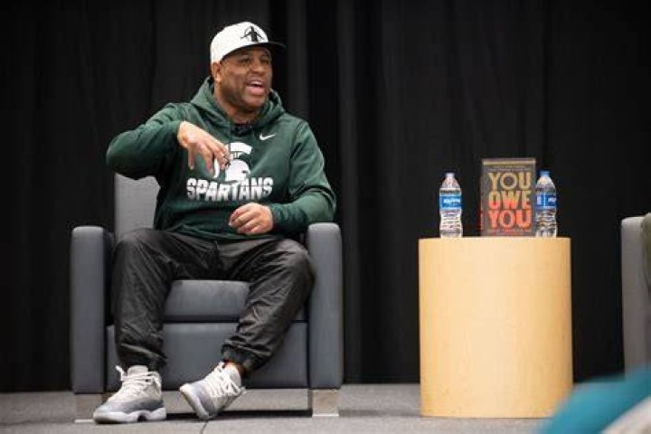 Eric Thomas on the stage Eric Thomas on the stage