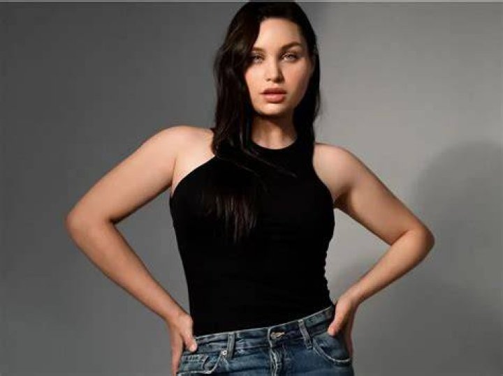 Estefania Villarreal Net Worth
