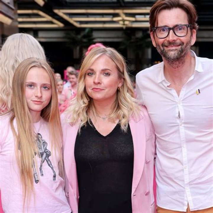 Georgia Tennant Relationship statusHusband kids Georgia Tennant Relationship status(Husband, kids)