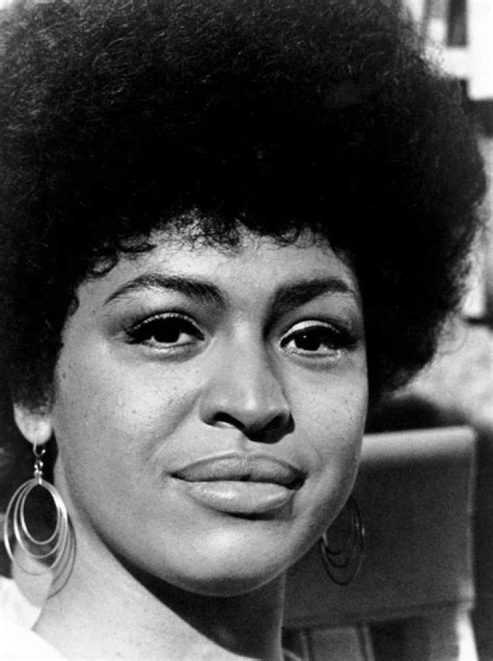 Gloria Foster Net Worth