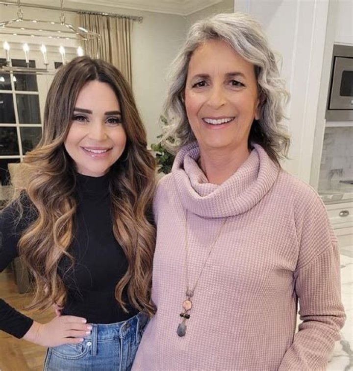 Has Rosanna Pansino become a mother? And who exactly is Rosanna Pansino? - SarkariResult