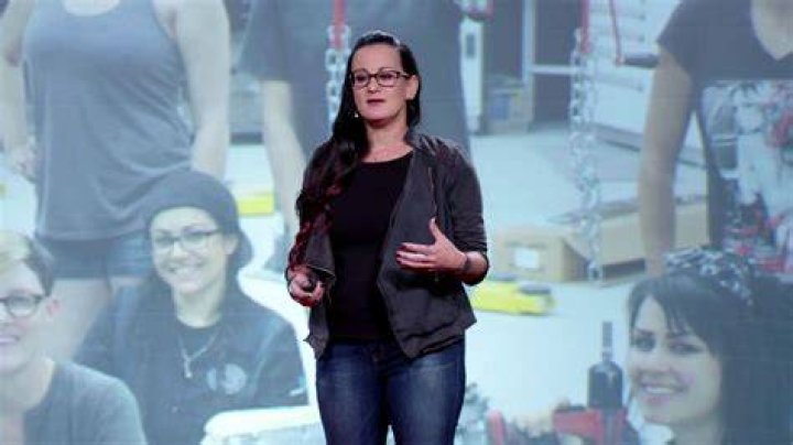 Image of Educator, Sarah Bogi Lateiner is currently single