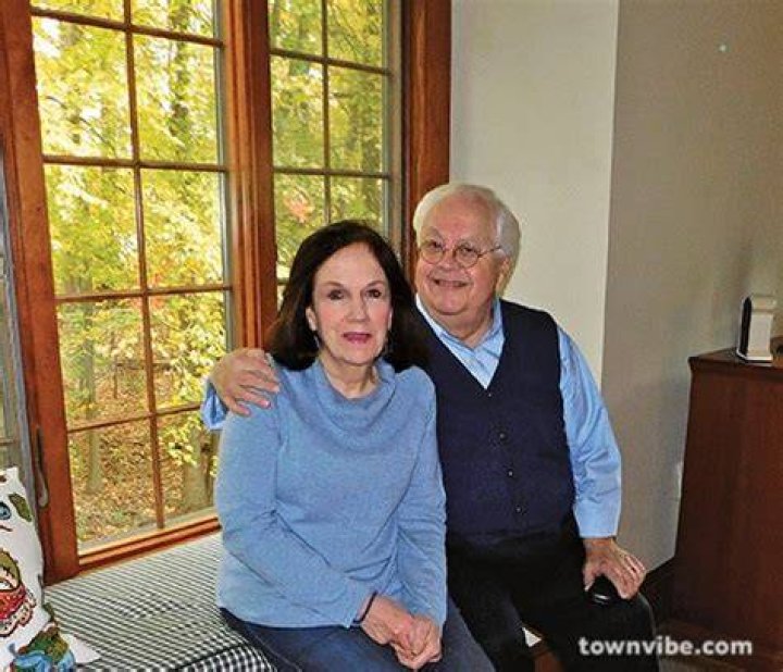 Ira Joe Fisher Net Worth