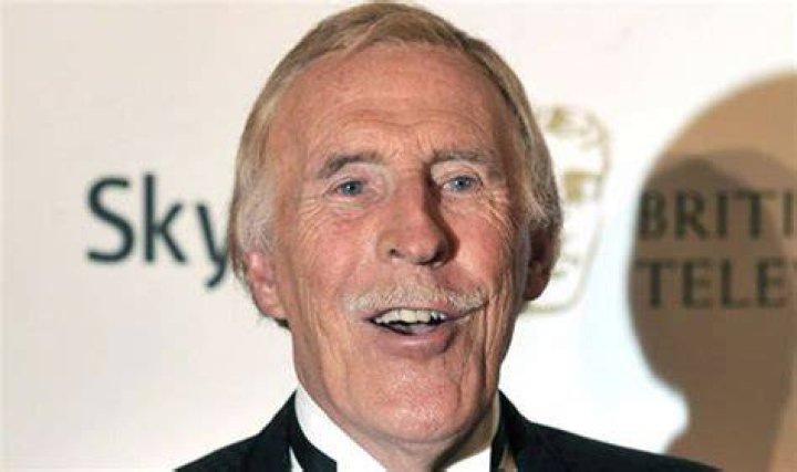 Is Bruce Forsyth Dead? When did Bruce Forsyth Die? Who was Bruce Forsyth? - News - SarkariResult
