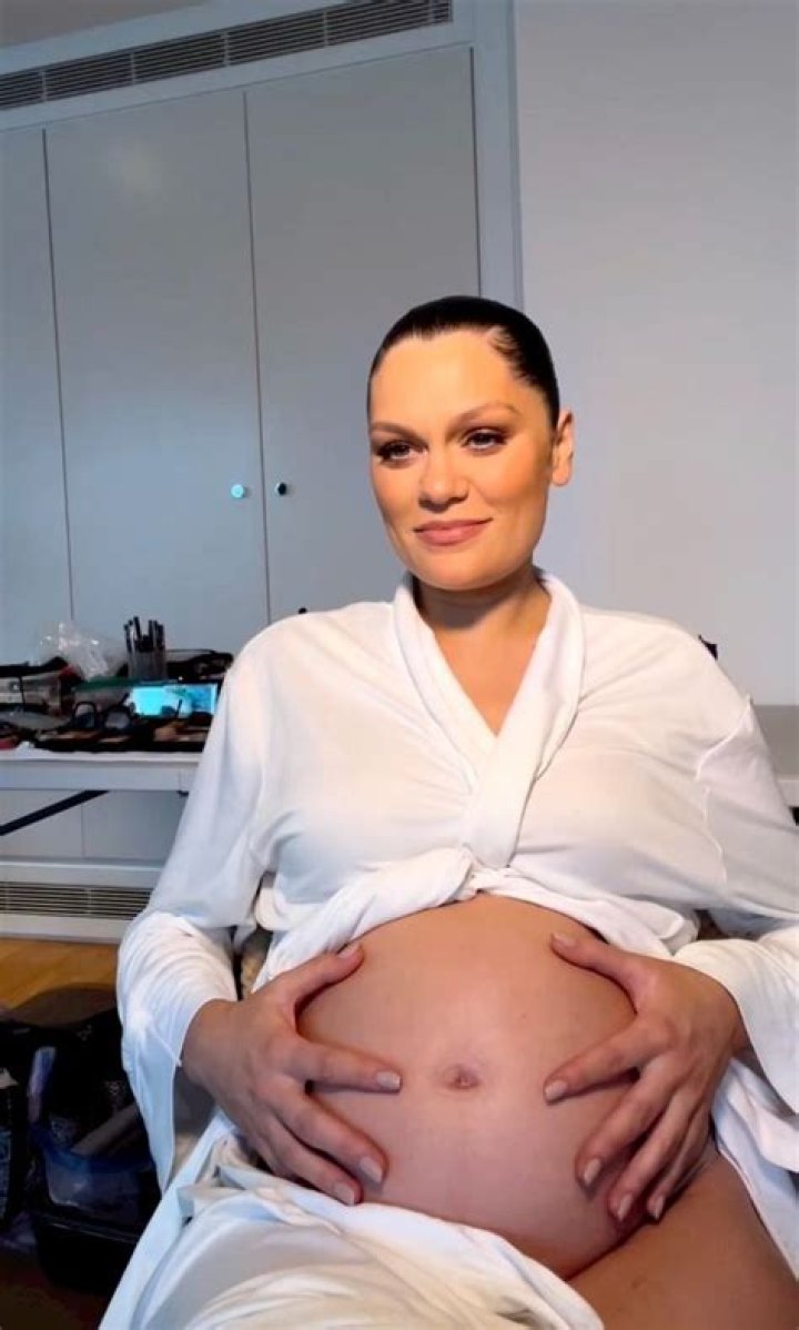 Is Jessie J Pregnant Again? Is She Expecting Baby? Who is Jessie J? - SarkariResult