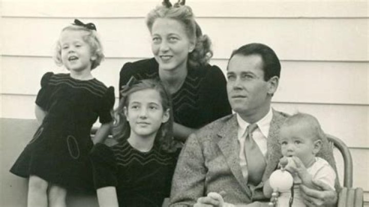 Jane Fonda Parents, Meet Jane Fonda Meet Father Henry Fonda And Mother Frances Ford Seymour - SarkariResult