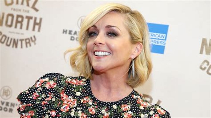 Jane Krakowski Net Worth: Details About Film, Earnings, Bf, Age, Career - SarkariResult