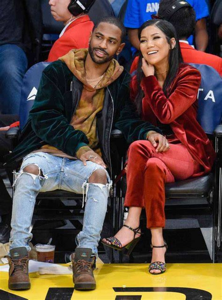 Jhen&eacute; Aiko Gets Big Sean Tattoo