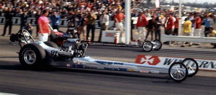 Larry Dixon (dragster driver)