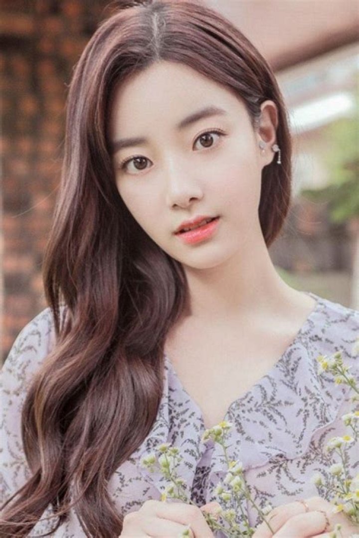 Lee Hyun-joo Net Worth : Career, Family, Age, Income, Wiki, Bio, All You Need to Know - SarkariResult