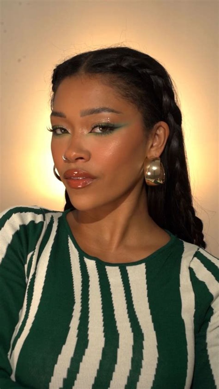 Leilani Dalumpines Net Worth