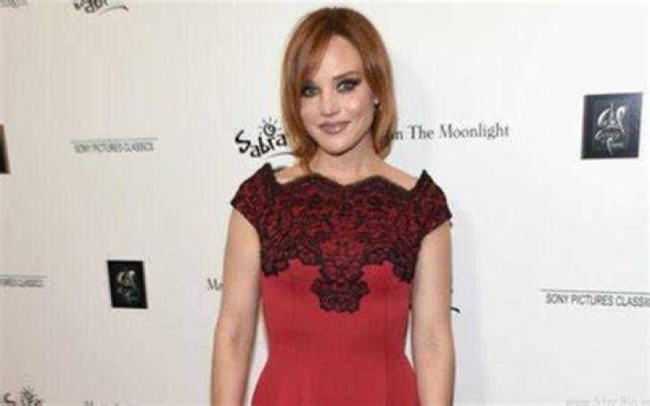 Married, Husband, Children, Net worth, Height, Parents