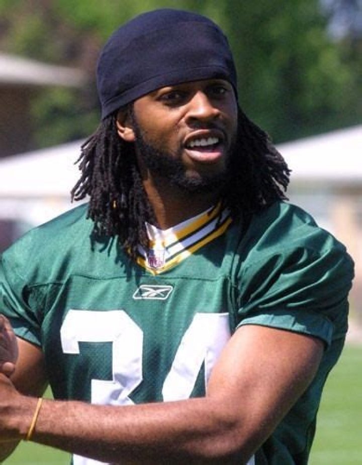 Mike McKenzie (American football)