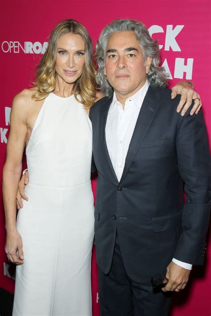 Mitch Glazer married Wendie Mallick in the past