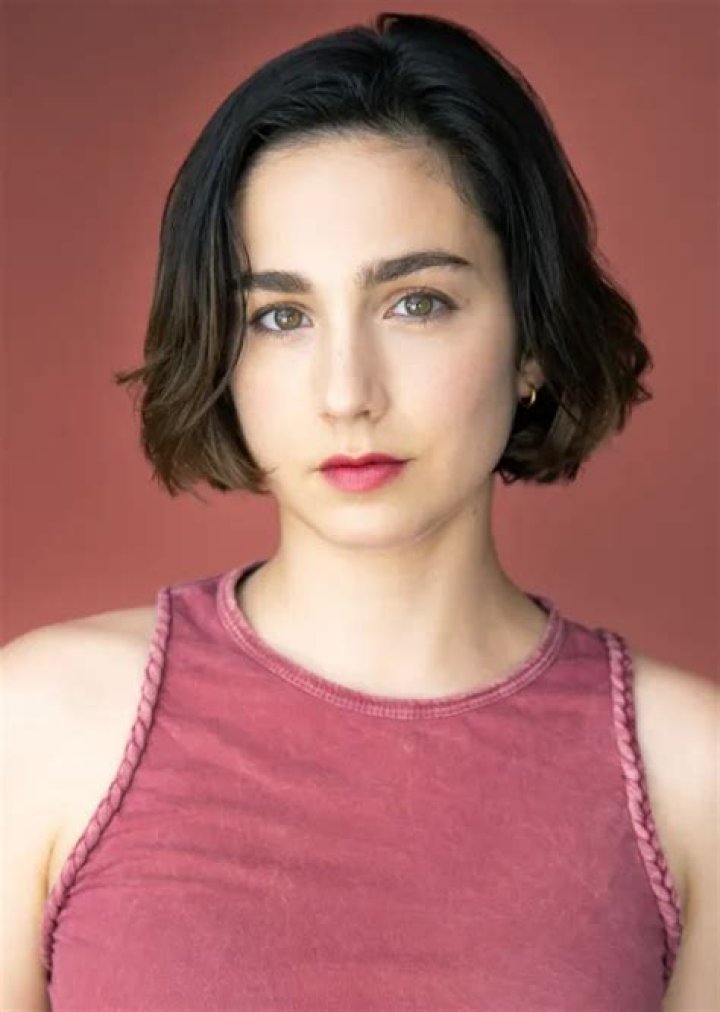 Molly Ephraim Net Worth: Details About Movies, Career, Kids, Age, Income - SarkariResult