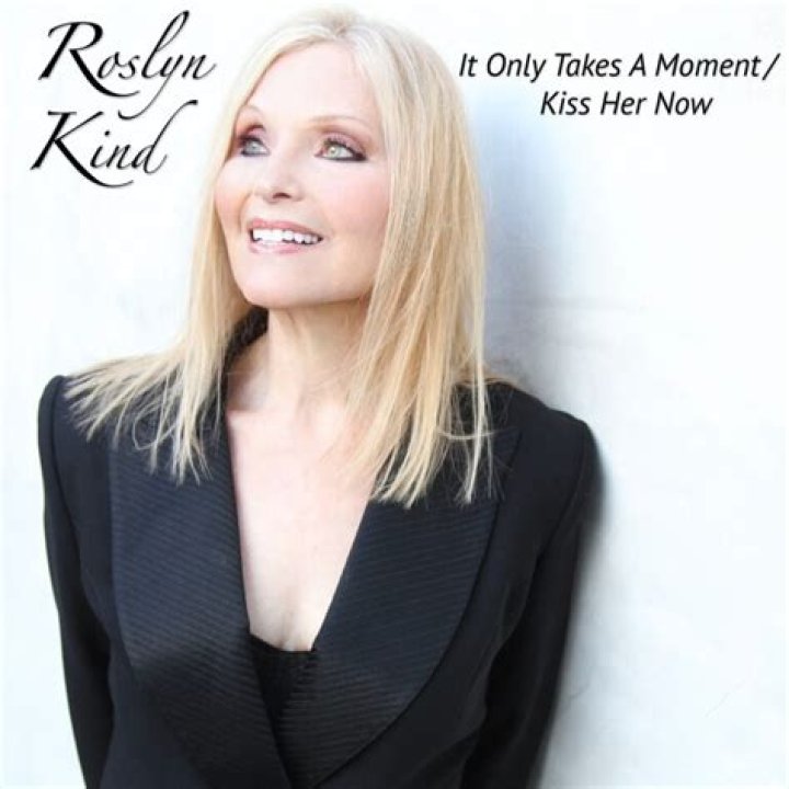 Roslyn Kind Net Worth