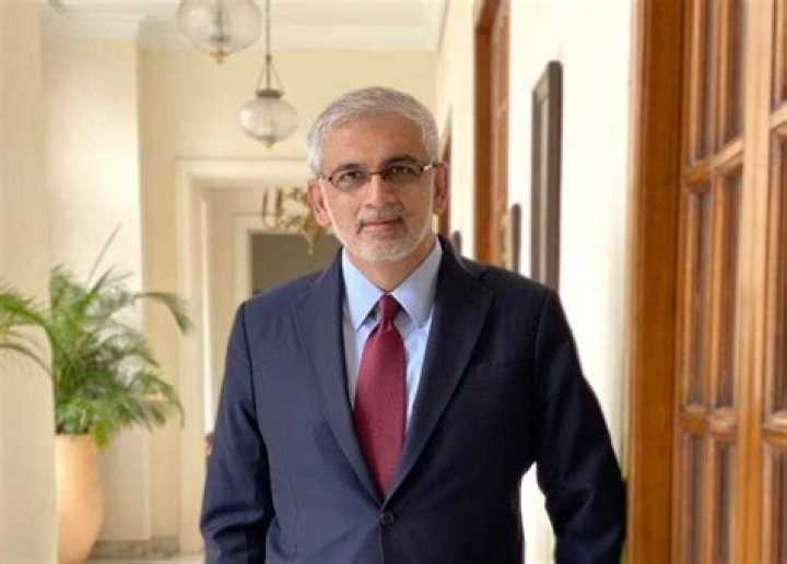 Sanjiv Kapoor's Earnings: A Glimpse into the Jet Airways CEO's Compensation