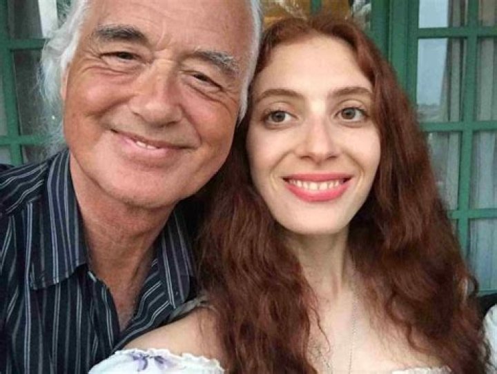 Scarlett Sabet Net Worth