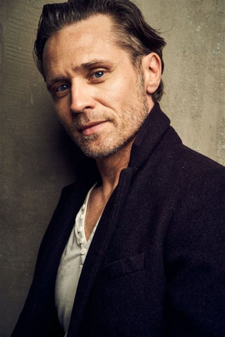 Seamus Dever Married, Wife, Net Worth, Salary, Age, Height, Parents, Wiki