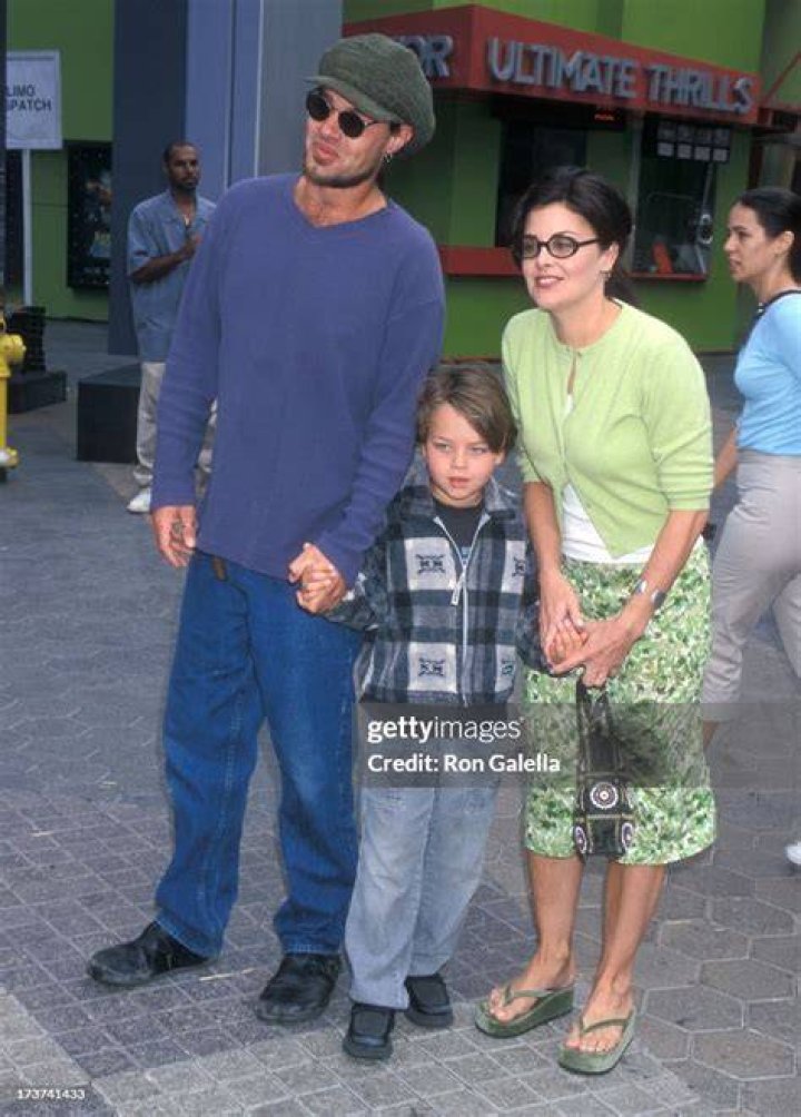 Sherilyn Fenn, Toulouse Holliday, Myles Holliday