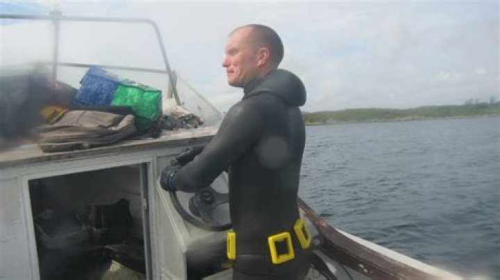 Stephen Keenan Diver Net Worth, Wiki, Parents, Ethnicity, Religion, Bio, Age, Family And More - SarkariResult