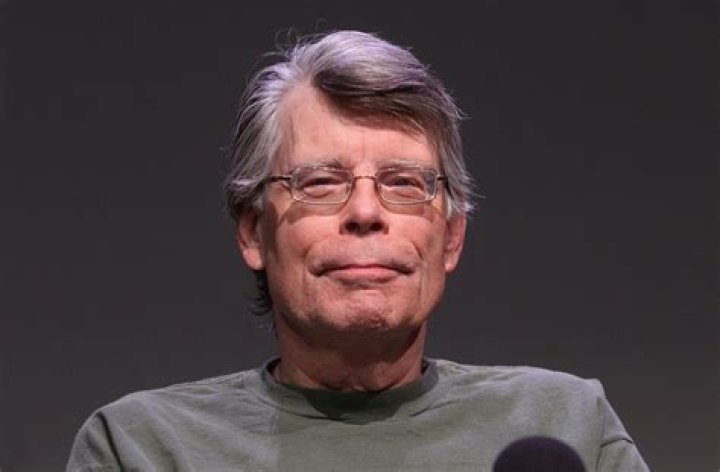 Stephen King Net Worth 2023 : Bio, Age, Family, Religion, Salary Check Details