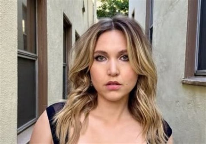 Taylor Tomlinson Net Worth in 2024: How Successful is She Now?