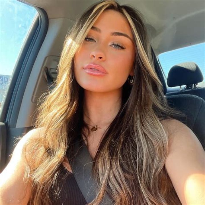 TikTok Influencer McKinley Richardson