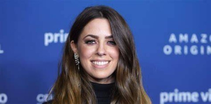 Vanessa Mai Height, Weight, Measurements, Bra Size, Shoe Size