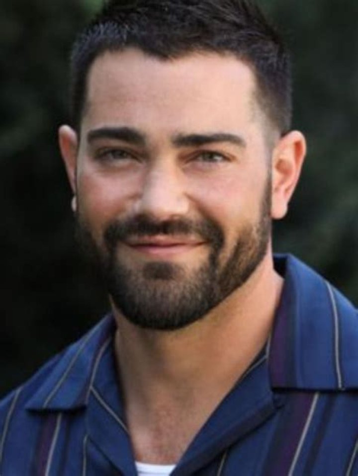 What is Jesse Metcalfe's net worth in 2023? How much is the actor from Passions worth today? - SarkariResult