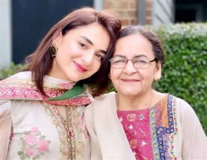 Who are Yumna Zaidi Parents? Meet Zameendar Zaidi and Shabana Naheed Zaidi