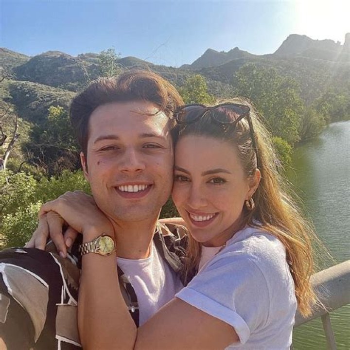 Who is Leo Howard Dating? Know More of His Girlfriend and Relationship!