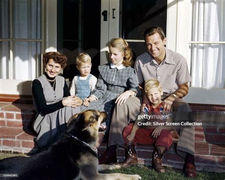 Who Was William Holden's Wife? Is American Actor Married? Family And Kids - SarkariResult